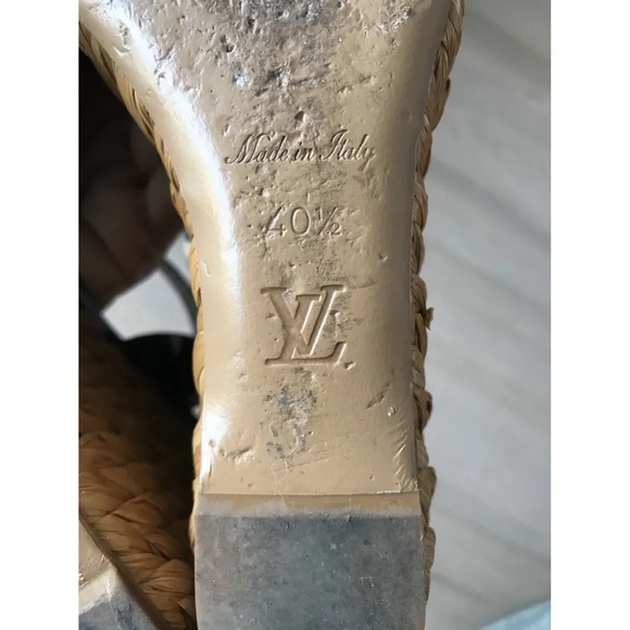 AUTHENTIC Louis Vuitton "Tuileries" sandals - Picture 10 of 16